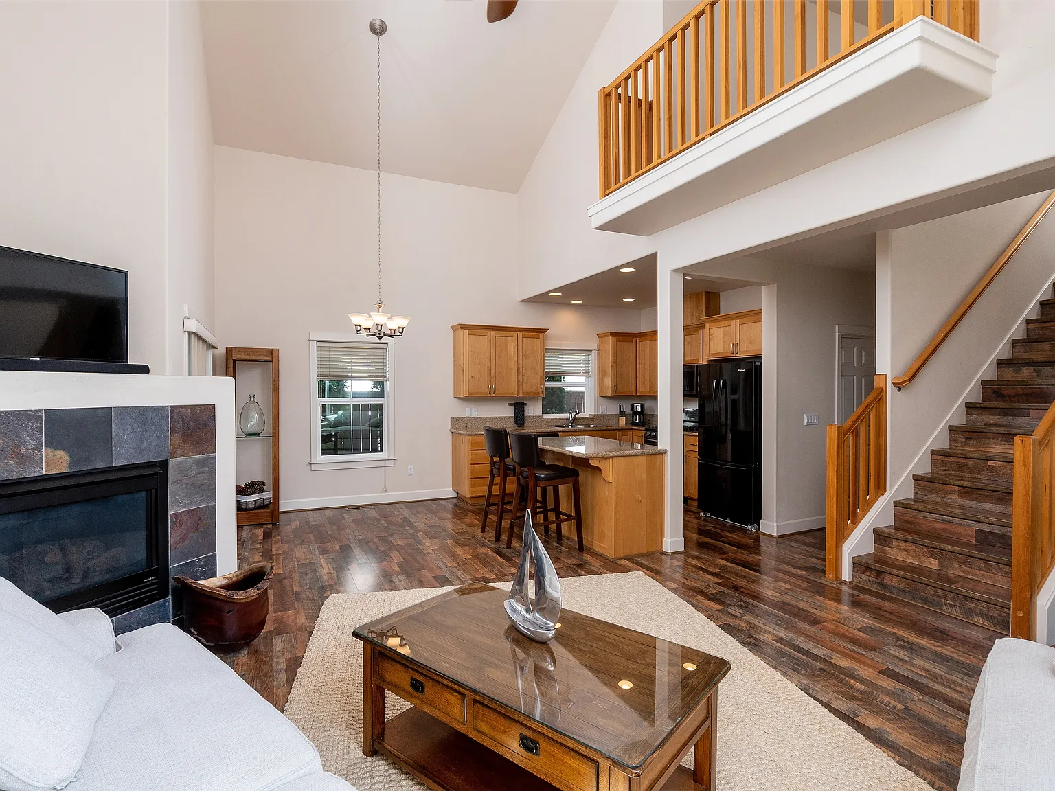 1 bed, 1750 sqft, $2,300 — Photo 3