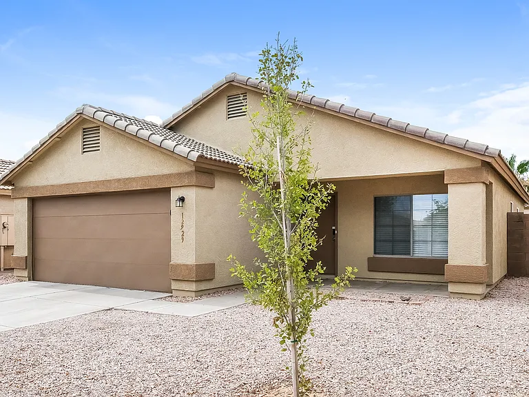 12929 W Willow Ave — Photo 2