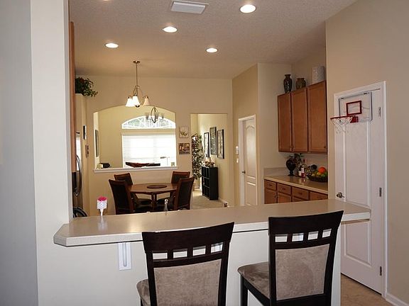 3rd image of 273 Sanwick Dr