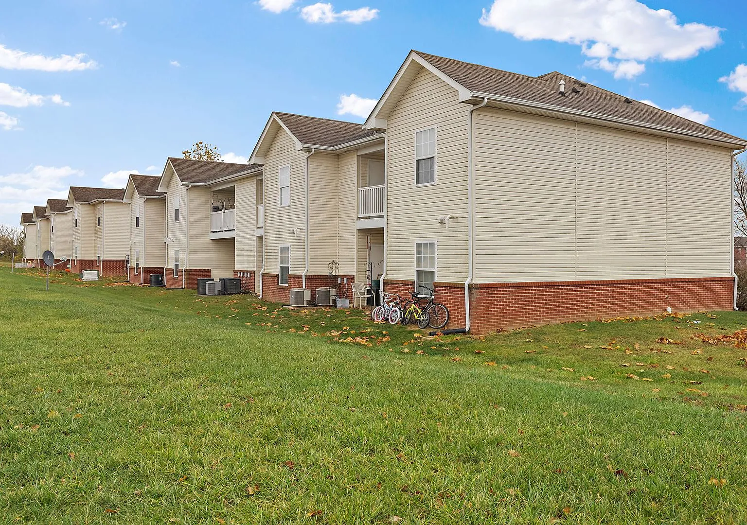 Rent $1725/mo Minutes to Honda Cul De Sac Community — Photo 4
