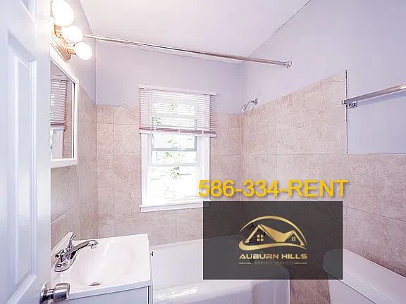 4th image of 22675 Santa Maria St