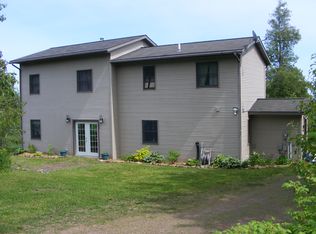 38 Jonvick Creek Dr, Lutsen, MN 55612