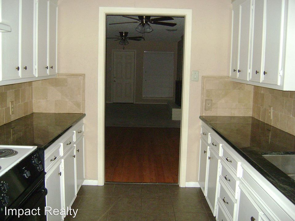 1st image of 3249 S 15th St