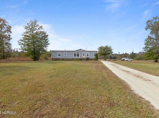 222 Mewborn Dr, Beulaville, NC 28518