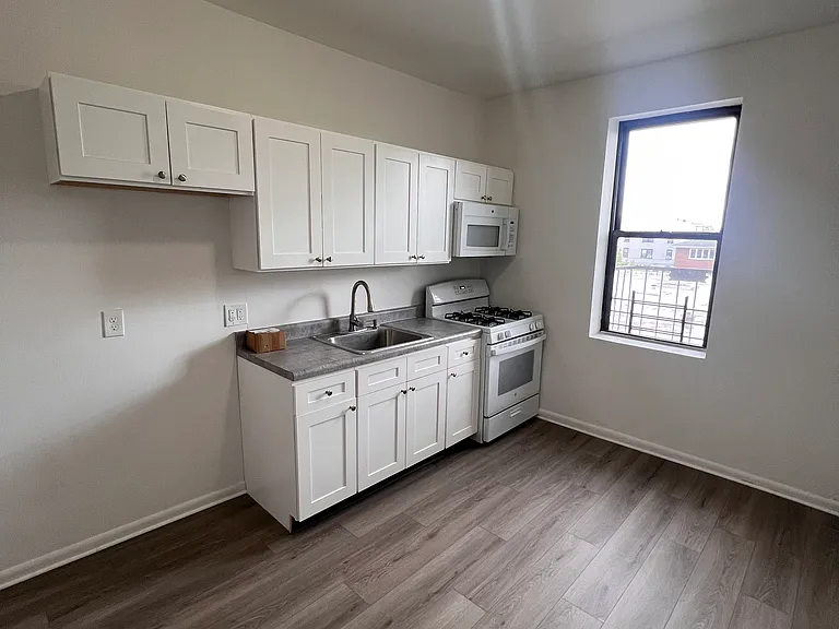 9101 Kennedy Blvd #C4 — Photo 2
