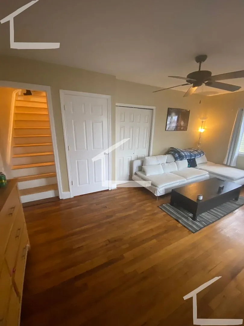 huge 3 bed in Somerville — Photo 2