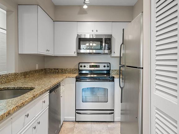 4th image of 3152 Covewood Ct #3152M