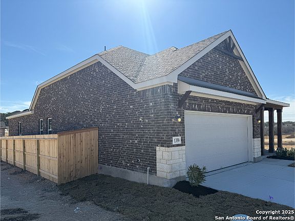 3rd image of 1350 Meester Dr