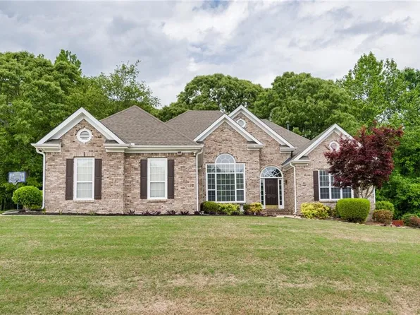 4264 Milford Pl, Hoschton, GA 30548