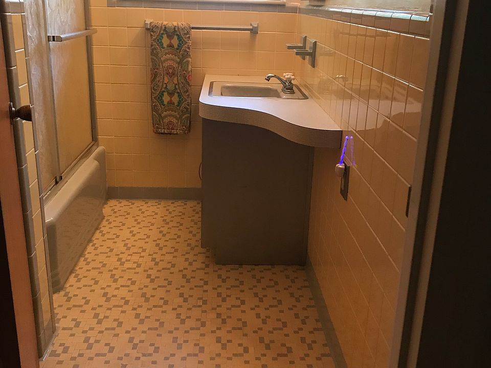 1st image of 200 Lake Molly Ave