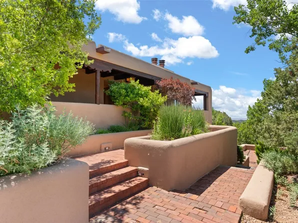 10 Double Arrow Rd S #A, Santa Fe, NM 87505