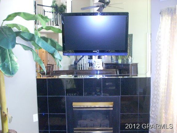 4th image of 2704 Townes Drive E