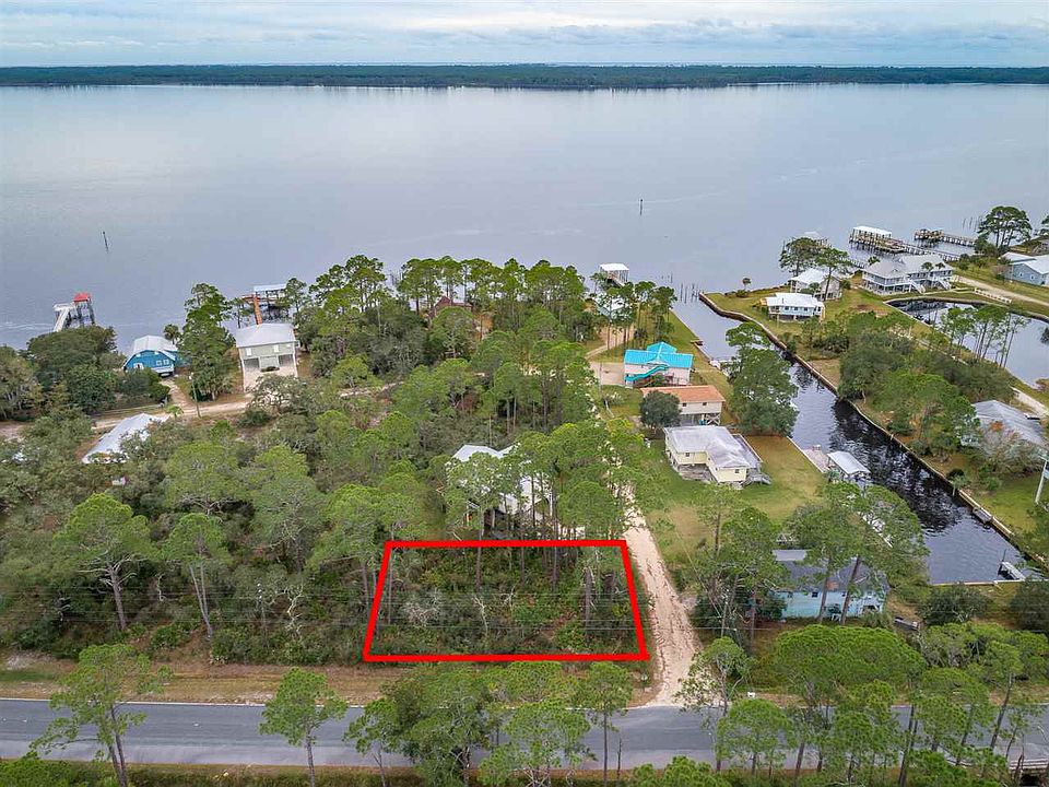 1st image of 4 Shoreline Dr