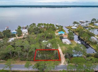 4 Shoreline Dr, Panacea, FL 32346