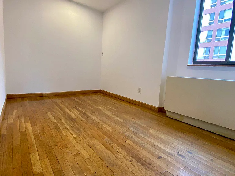 370 W 30th St #12E — Photo 6