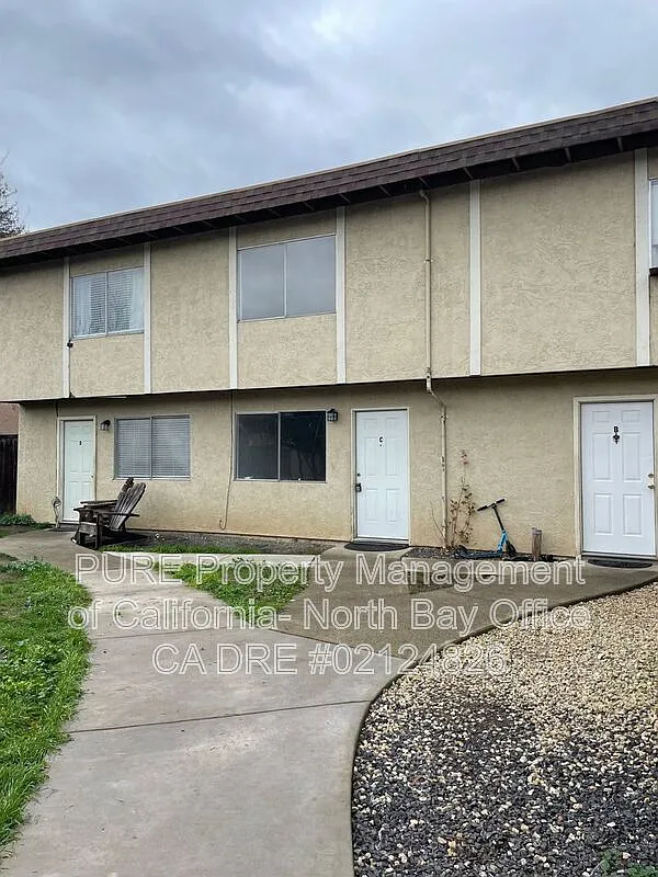 Building Photo - 365 El Rio Ct #C