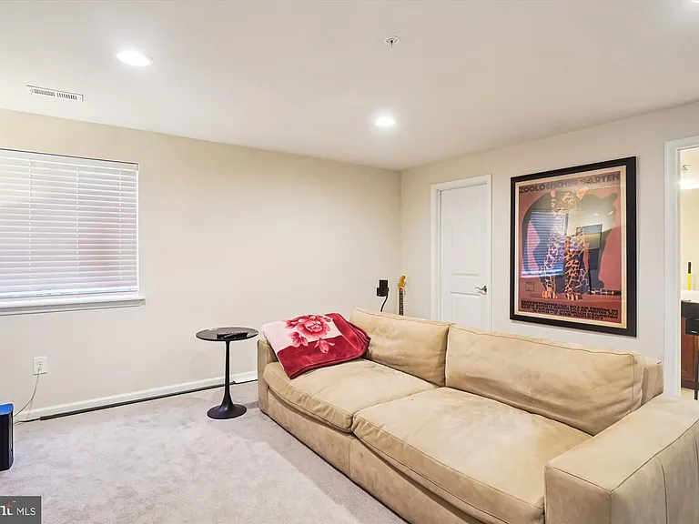 6947 Country Club Ter — Photo 37