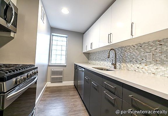 3rd image of 850 49th St #5A