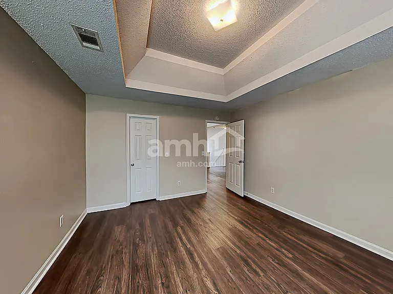 512 Hamlet Dr — Photo 13
