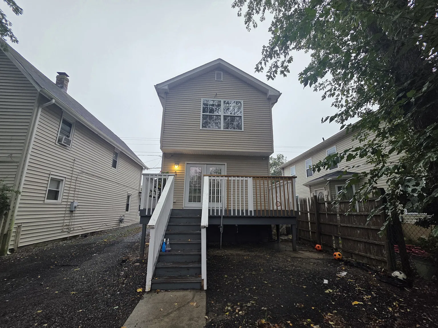 3 bed, 1216 sqft, $2,600 — Photo 2