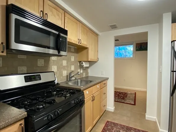 1 Dana St APT 2, Cambridge, MA 02138