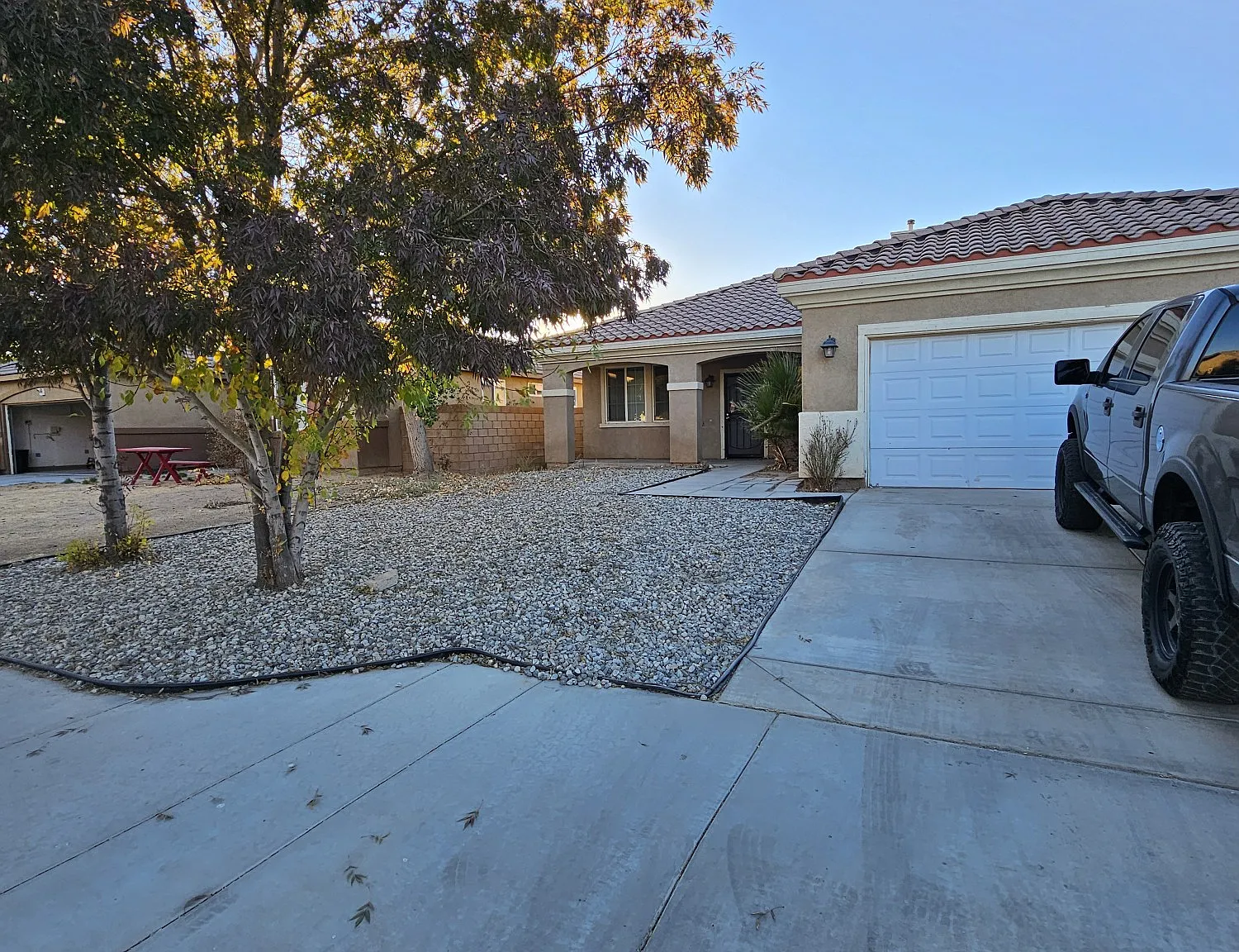 Stanridge Avenue, Lancaster — Photo 1