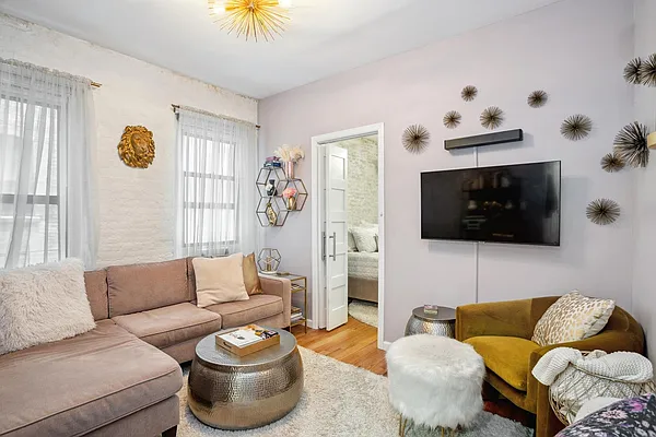 30 Macombs Place #23