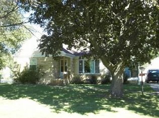 1725 W 6th St, Waterloo, IA 50702