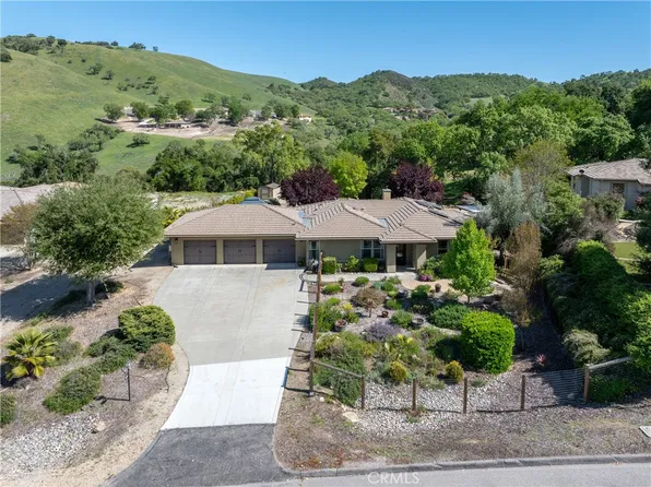 9885 Bluegill Dr, Paso Robles, CA 93446