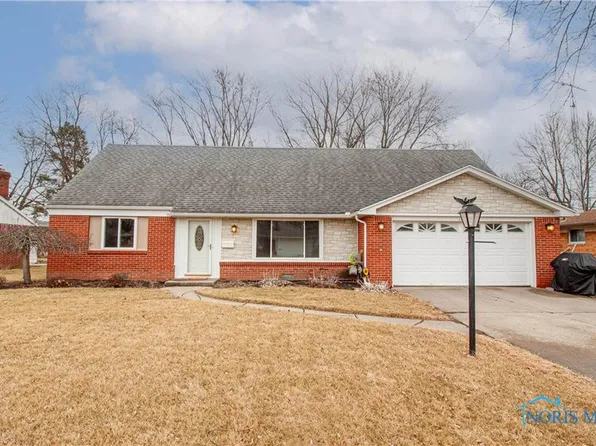 1563 Eaton Dr, Toledo, OH 43614