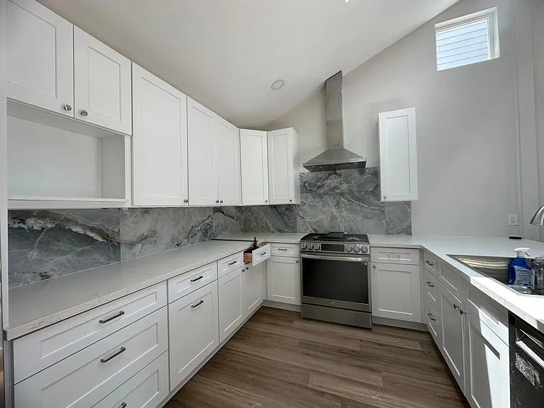 971 Diamond St — Photo 16