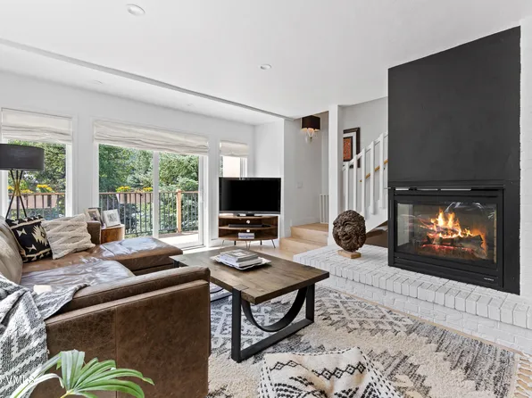 1151 Casolar Del Norte Dr APT A, Vail, CO 81657