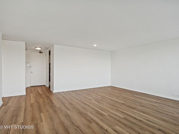 5th image of 4800 S Chicago Beach Dr APT 402N