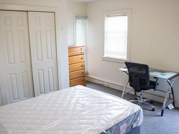 4th image of 209 Williams St #3