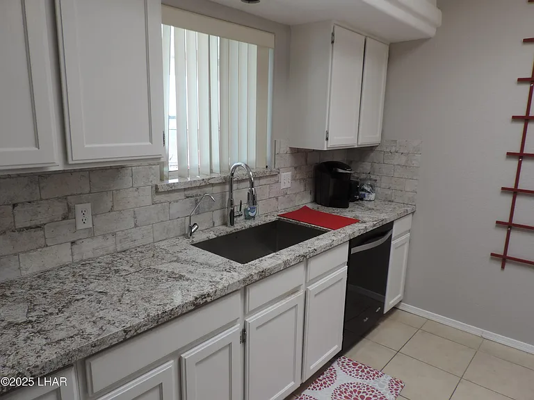 1507 Blackfoot Ln S — Photo 9