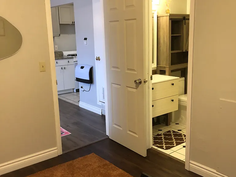 342 E Tompkins St — Photo 18