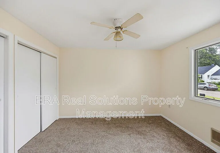 2028 W Galbraith Rd — Photo 39