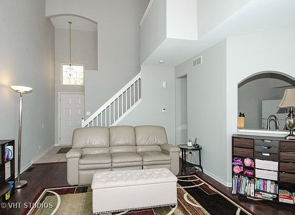 2nd image of 996 Mesa Dr #0