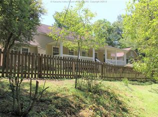 199 Trillium Ln, Tornado, WV 25202
