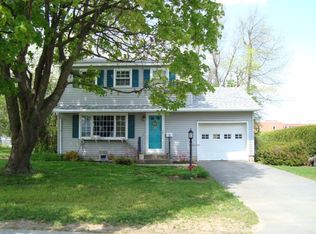10 Beechwood Dr, Rouses Pt, NY 12979