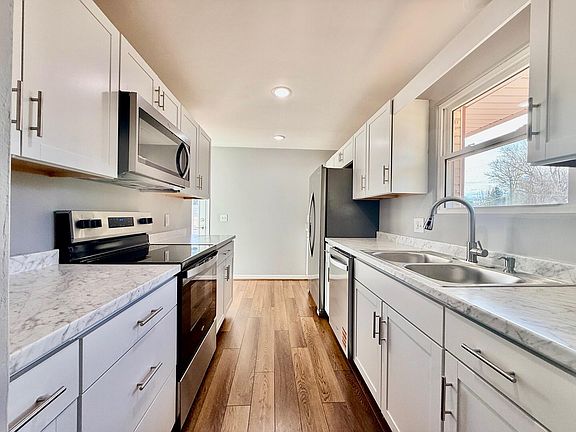 3rd image of 5952 Sierra Dr
