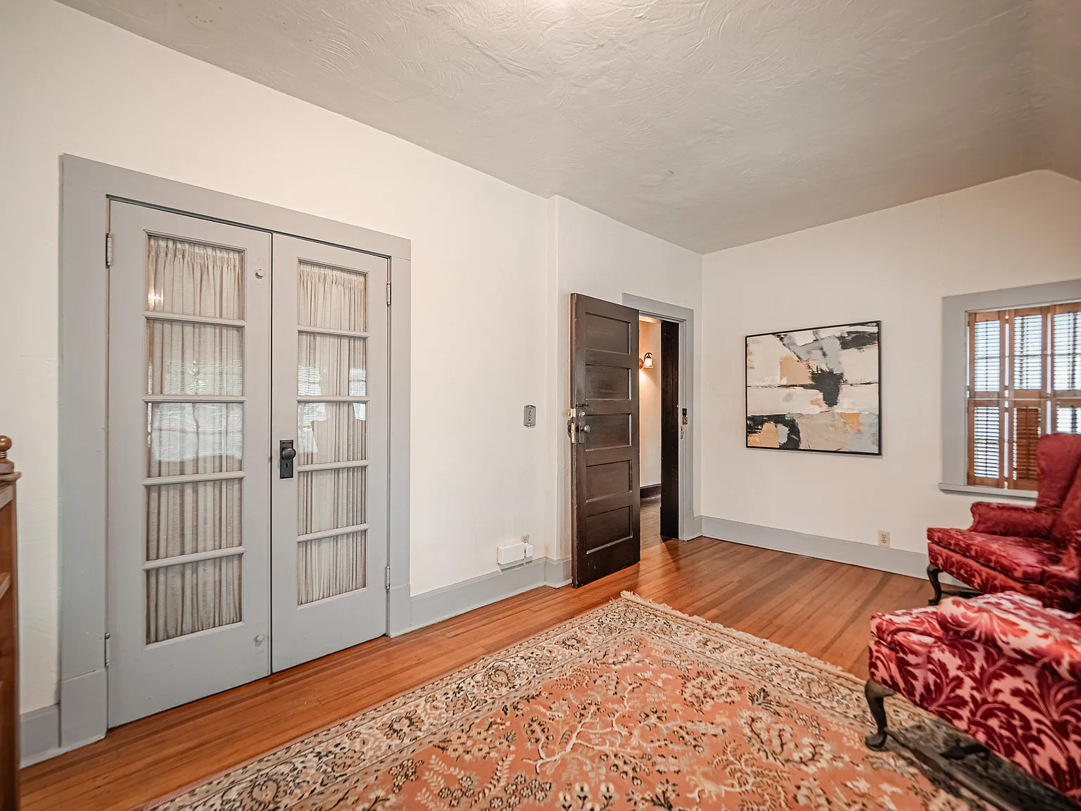 2 bed, 1200 sqft, $1,600 — Photo 2