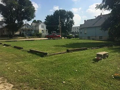 411 N Eastern Ave photo 1
