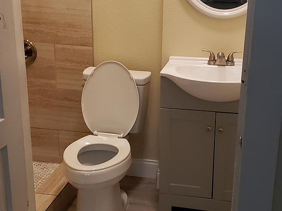 3rd image of 921 Pennsylvania Ave APT C