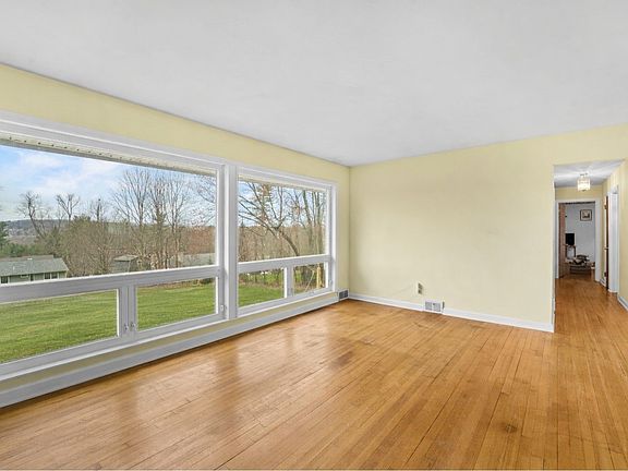 4th image of 422 E Benita Blvd