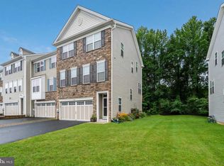 1674 Hickory Ln, Langhorne, PA 19047