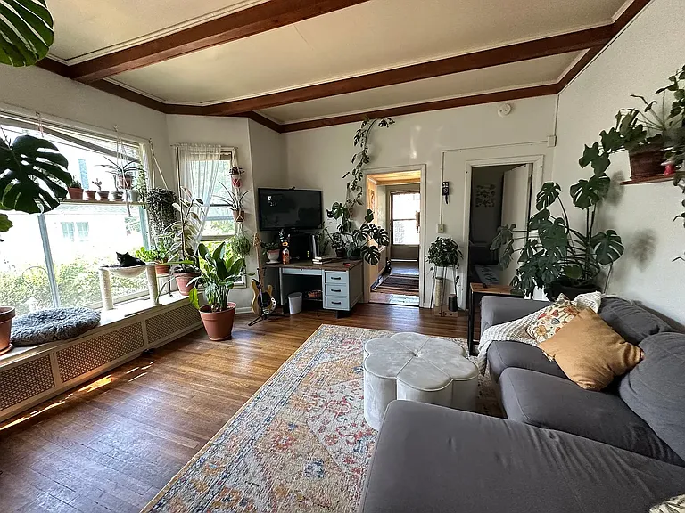 116 College Ave NE — Photo 2