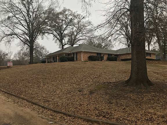 2nd image of 1800 Greenway St
