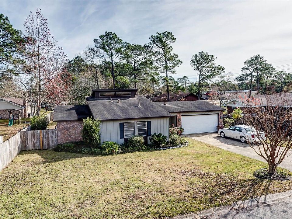 1st image of 802 Sweetgum Dr