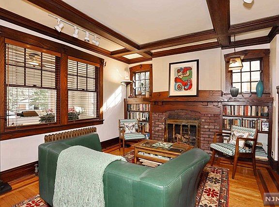 5th image of 328 Harold Ave